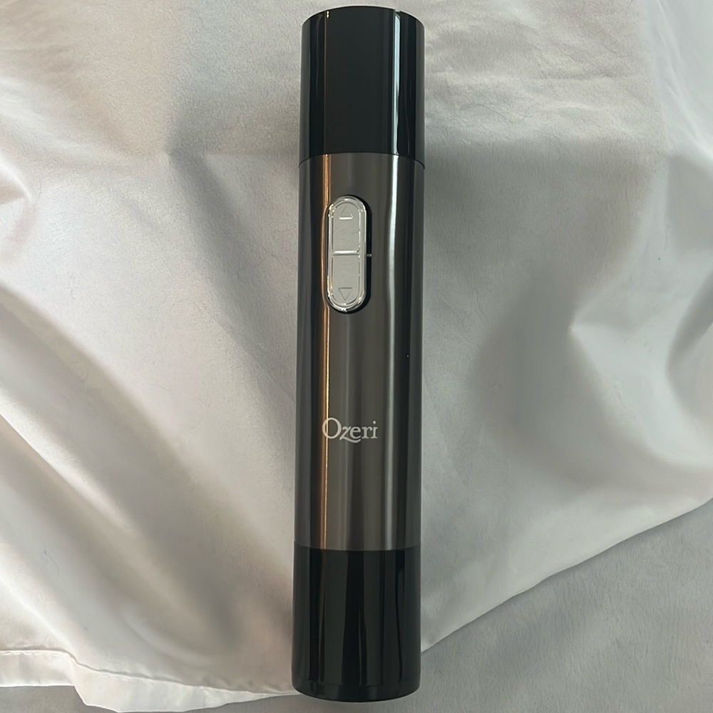 NIB Ozeri Electric Wine Opener